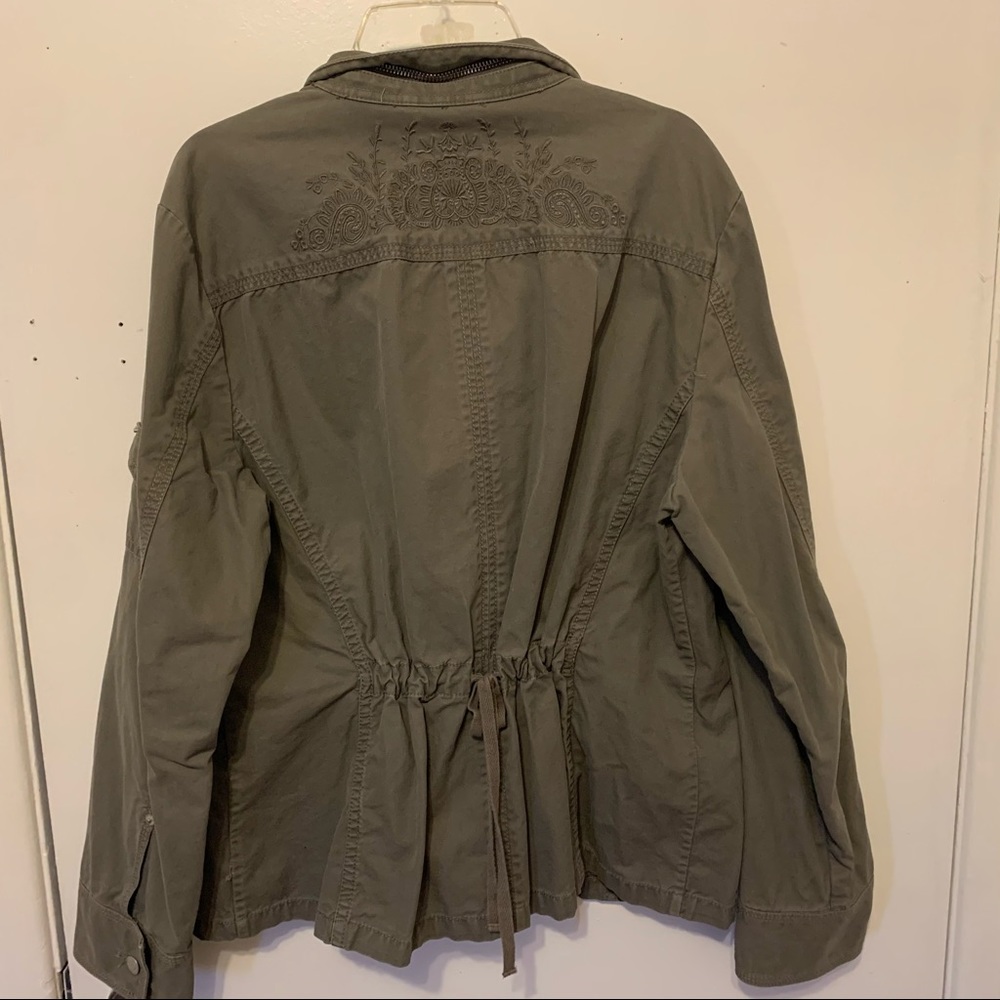 Utility Jacket - Picture 5 of 9